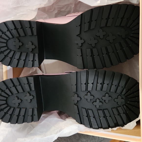 Soda Lug Platform Chunky Pink Loafers Size 6 And Size 7 NEW - Picture 9 of 14